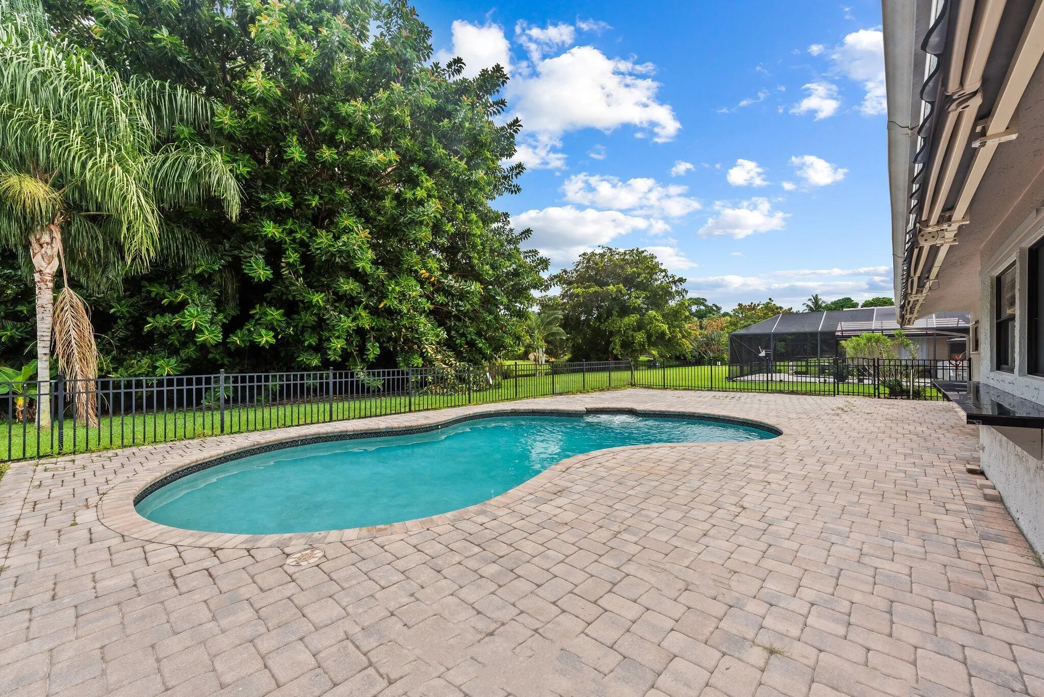 Large POOL