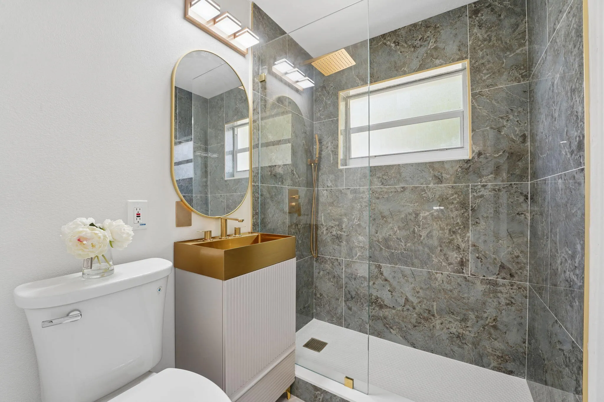 2nd Bathroom