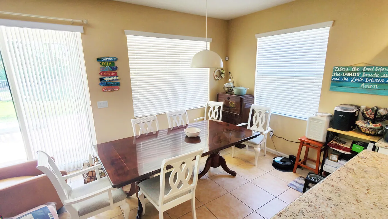 Eat in area of the kitchen.