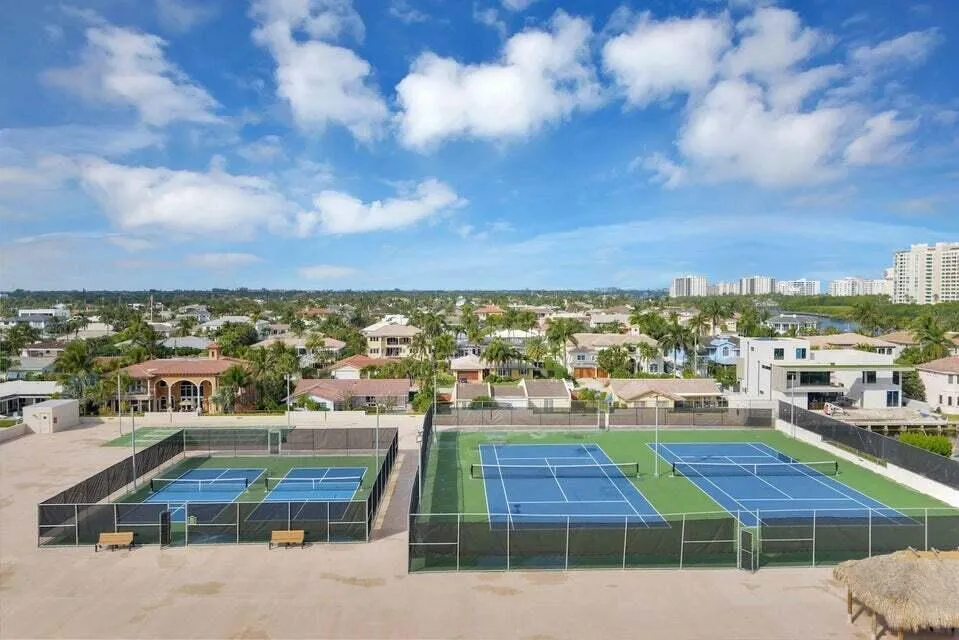 Porta Bella arial tennis and pickleball