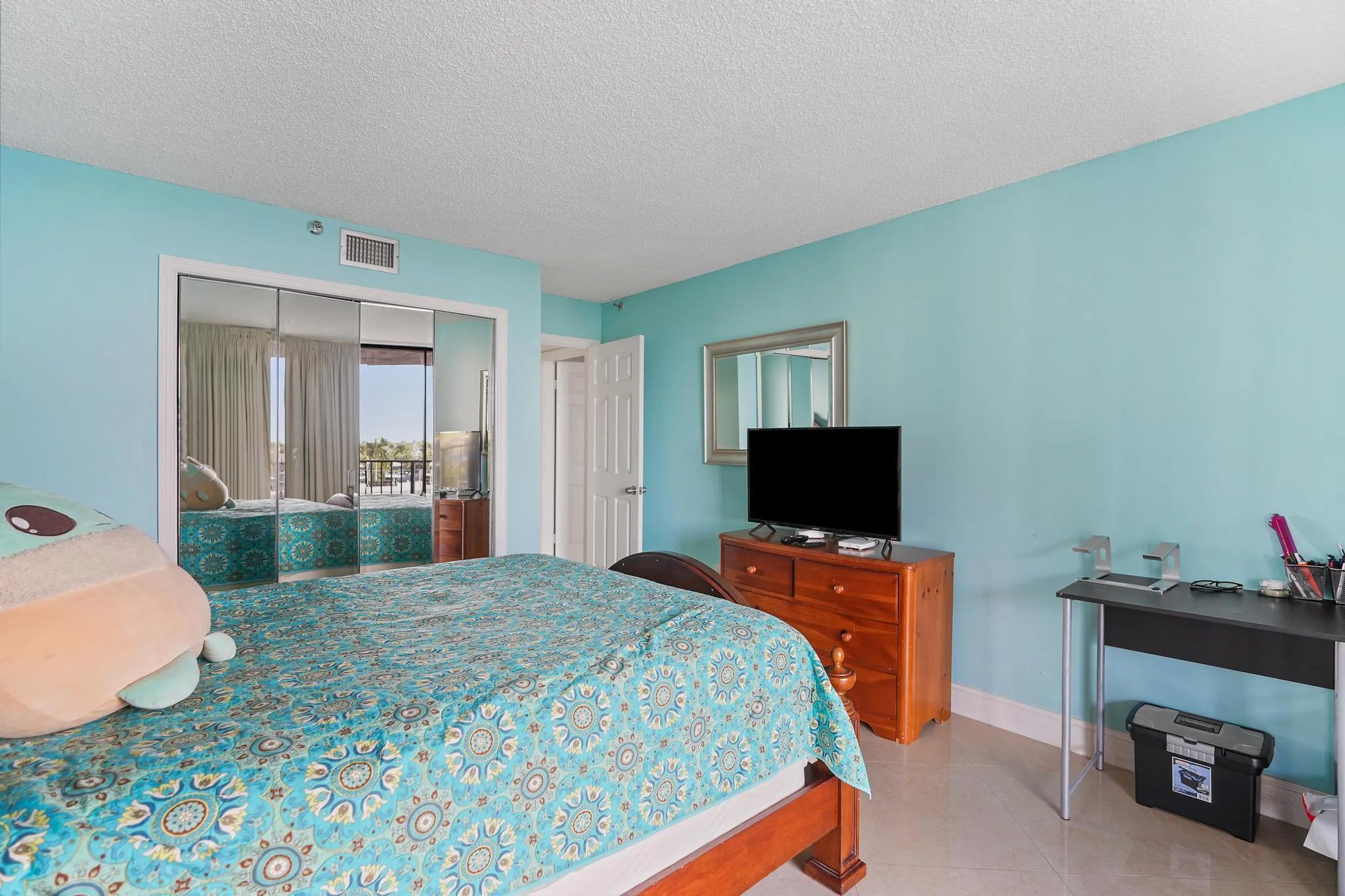 859 Jeffery St 506 new pic 12