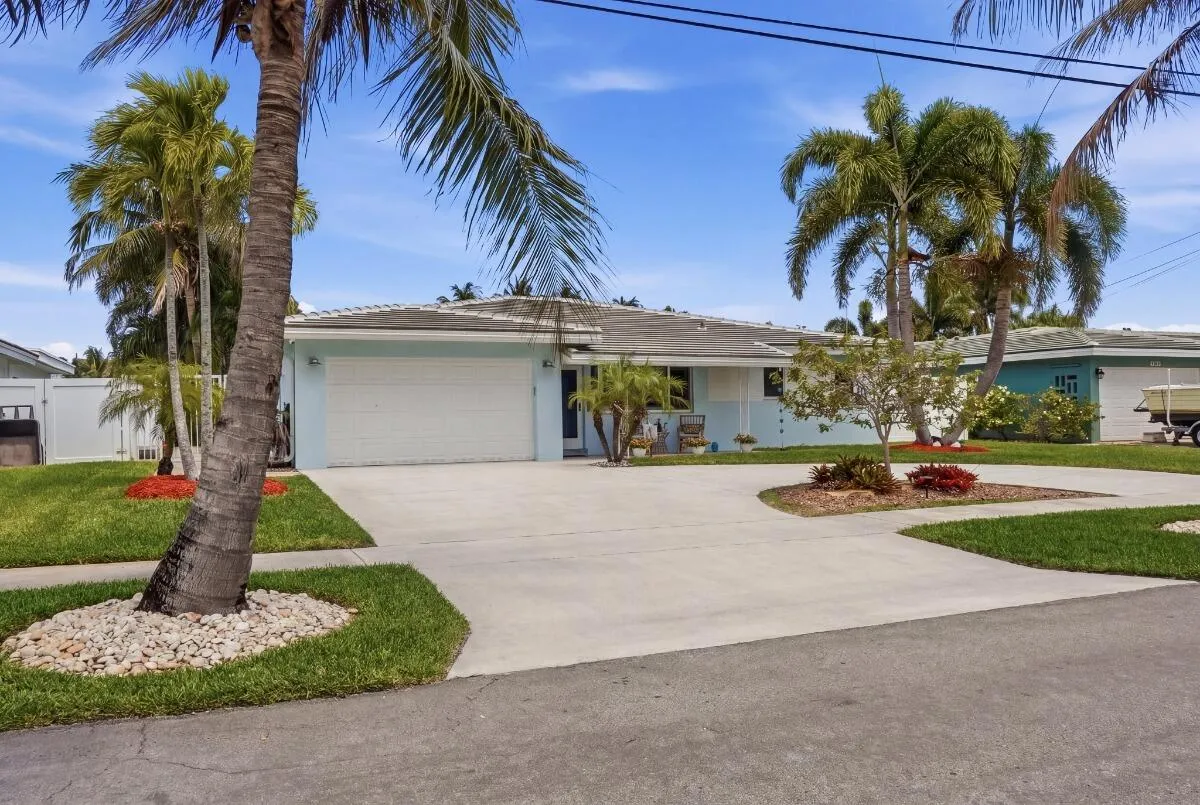 driveway has virtually enhanced