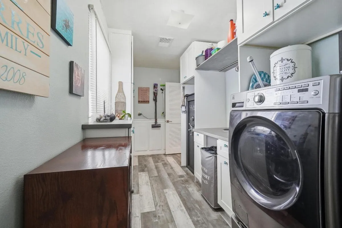 laundy room/pantry