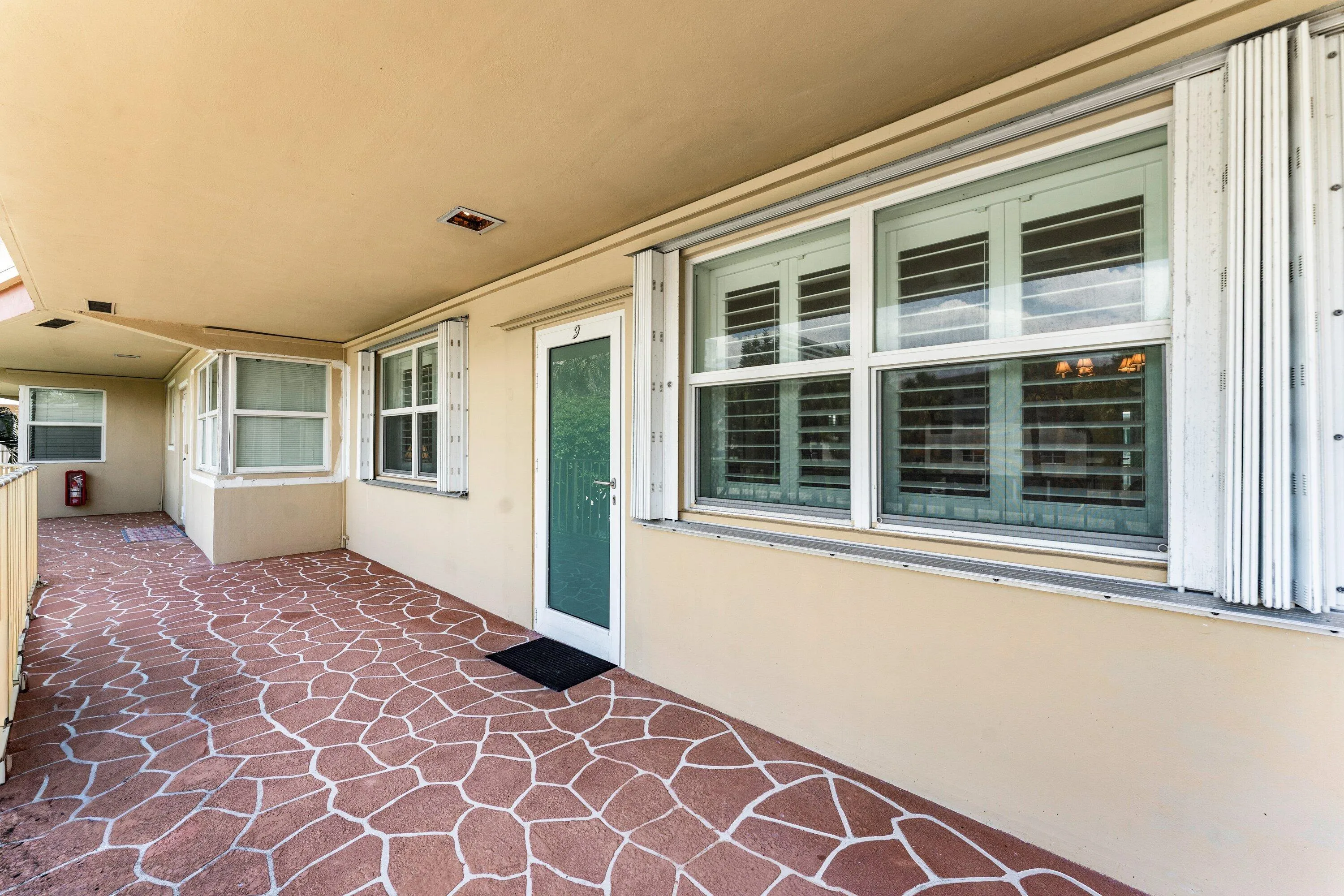 004-930OsceolaDrive-9-BocaRaton-FL-33432