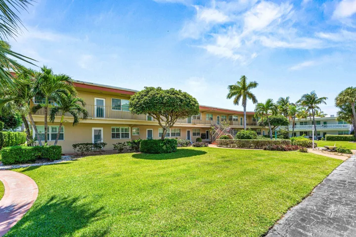 003-930OsceolaDrive-9-BocaRaton-FL-33432