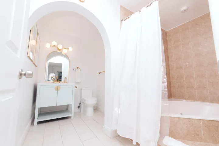 3057 bathroom 2