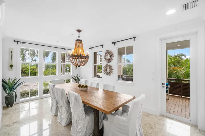 Dedicated formal dining room.