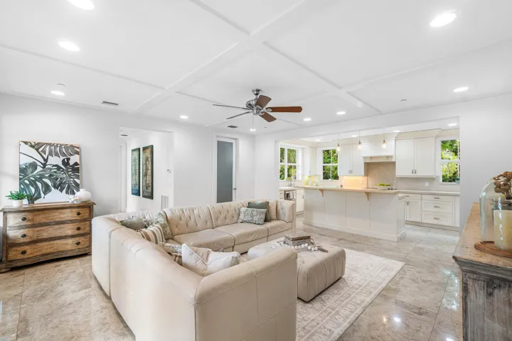 011-1108CoconutRow-DelrayBeach-FL-33483-