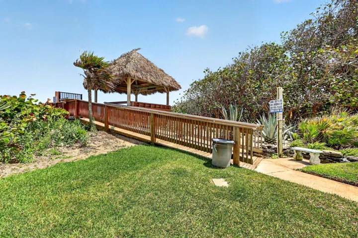 Tiki hut