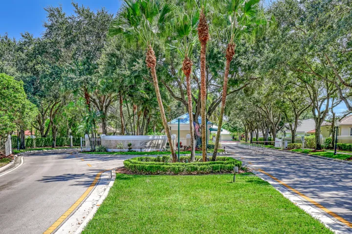 Estates of Royal Palm Beach entrance