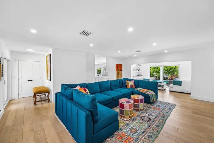 009-800HollyLane-BocaRaton-FL-33486-SMAL