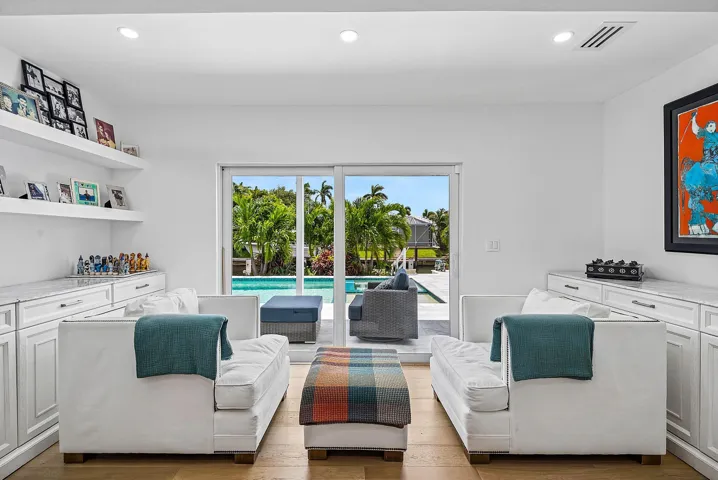012-800HollyLane-BocaRaton-FL-33486-SMAL