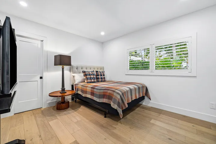 022-800HollyLane-BocaRaton-FL-33486-SMAL