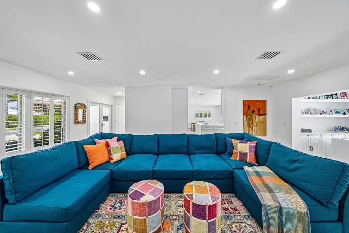 010-800HollyLane-BocaRaton-FL-33486-SMAL