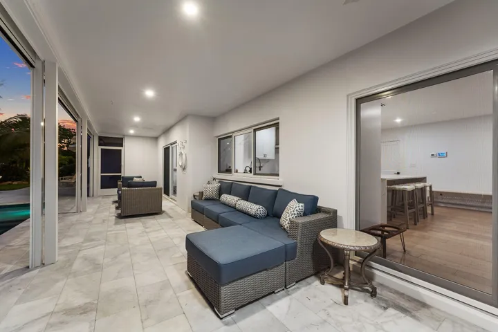 080-800HollyLane-BocaRaton-FL-33486-SMAL