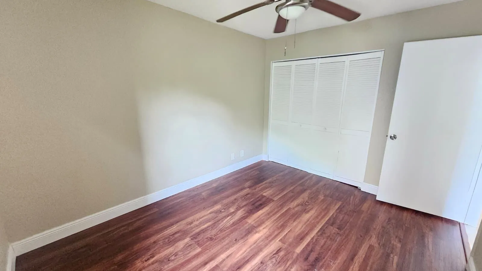 1581 2nd bedroom 2