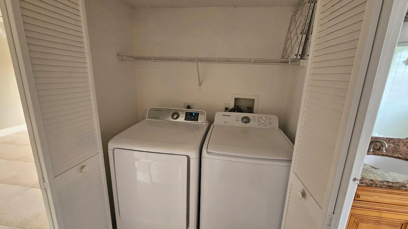 1581 laundry