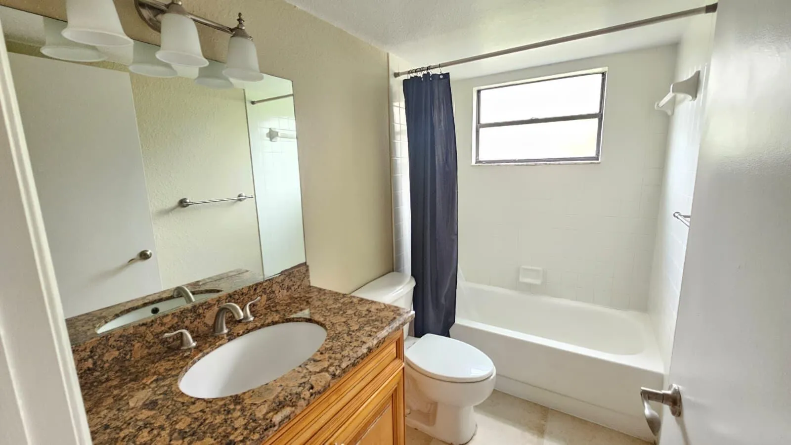 1581 2nd bathroom 2