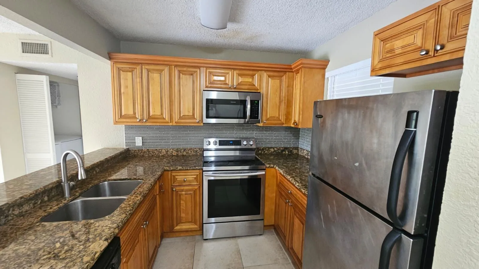 1581 kitchen 4