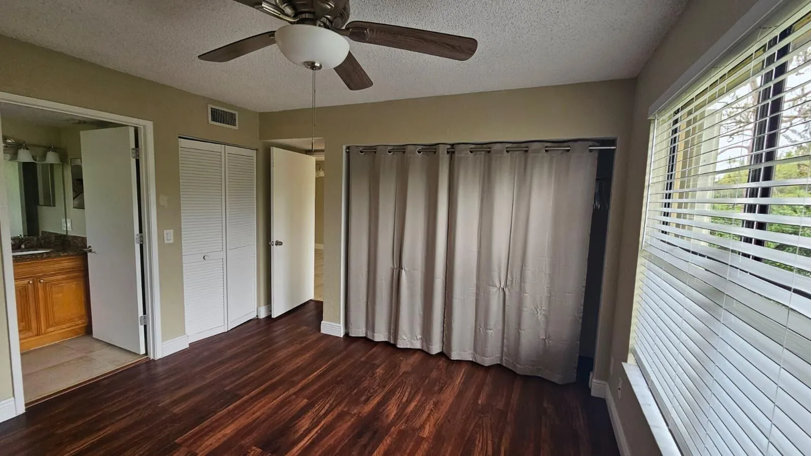 1581 master bedroom 1