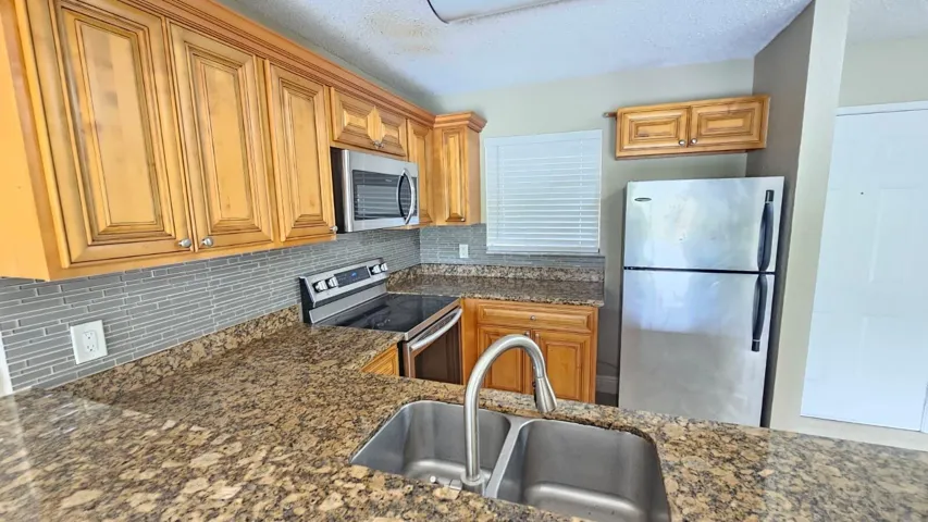 1581 kitchen 6