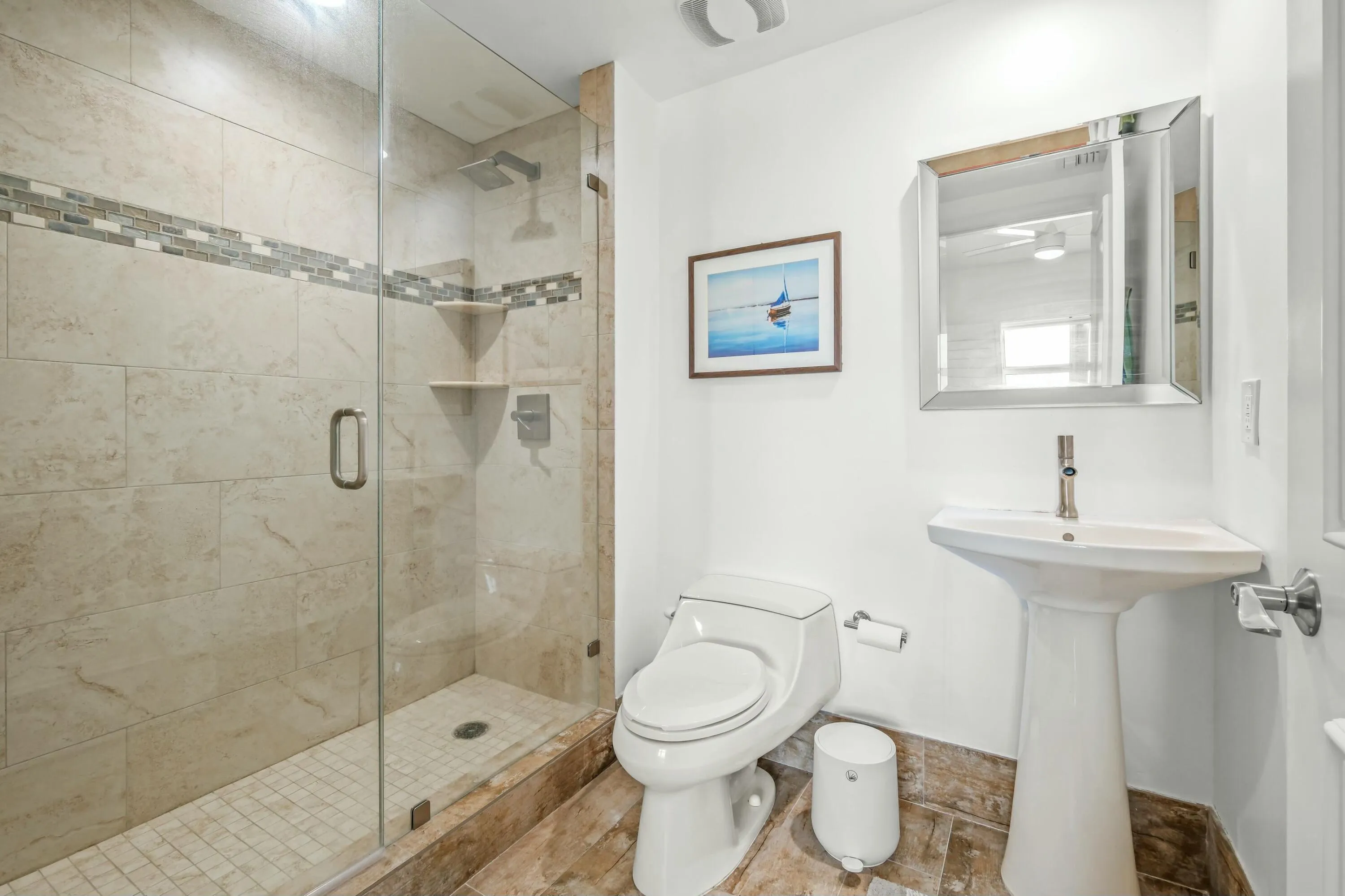3rd bedroom bath
