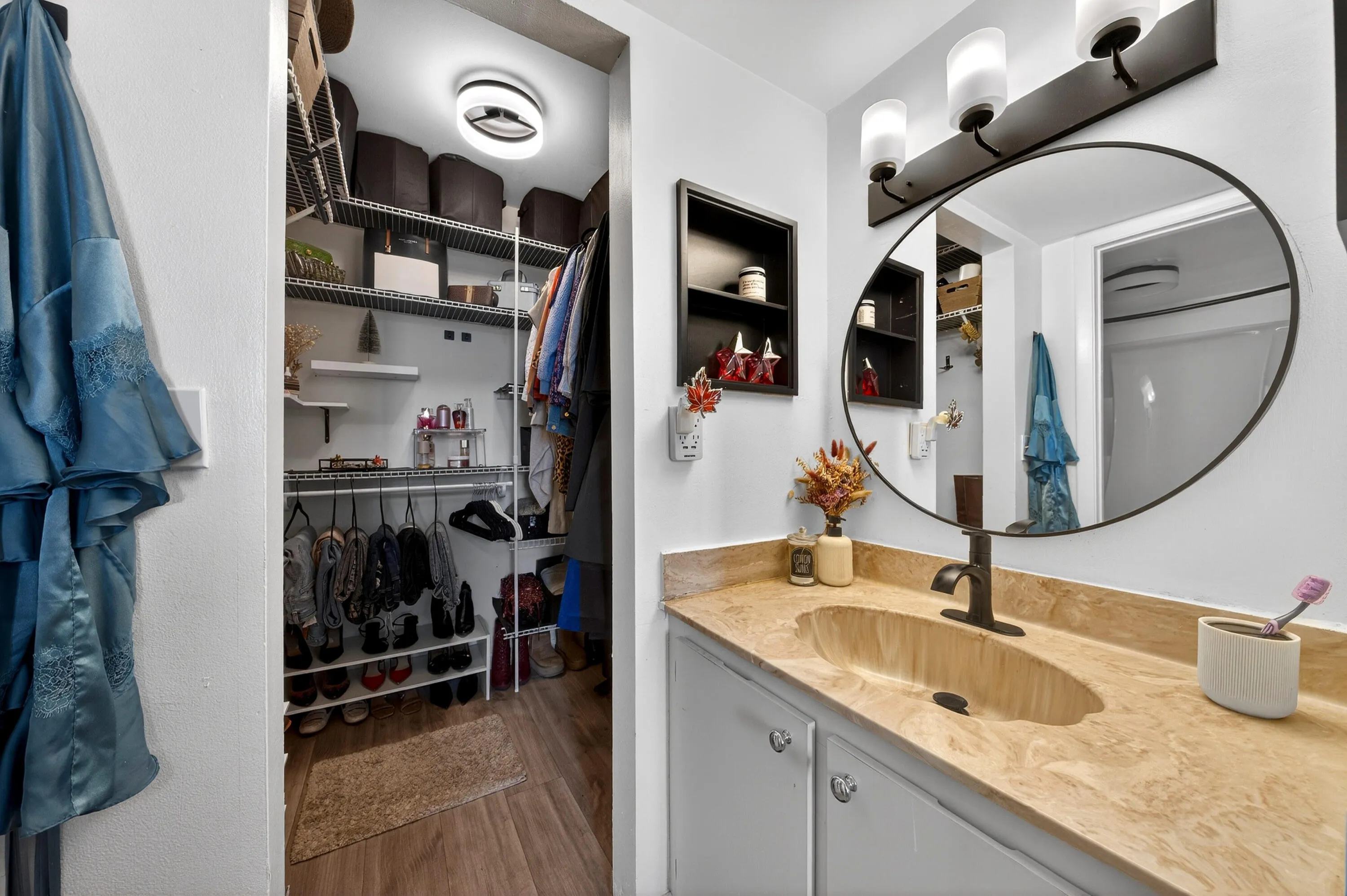 Primary Bath-014-016-4000x2662
