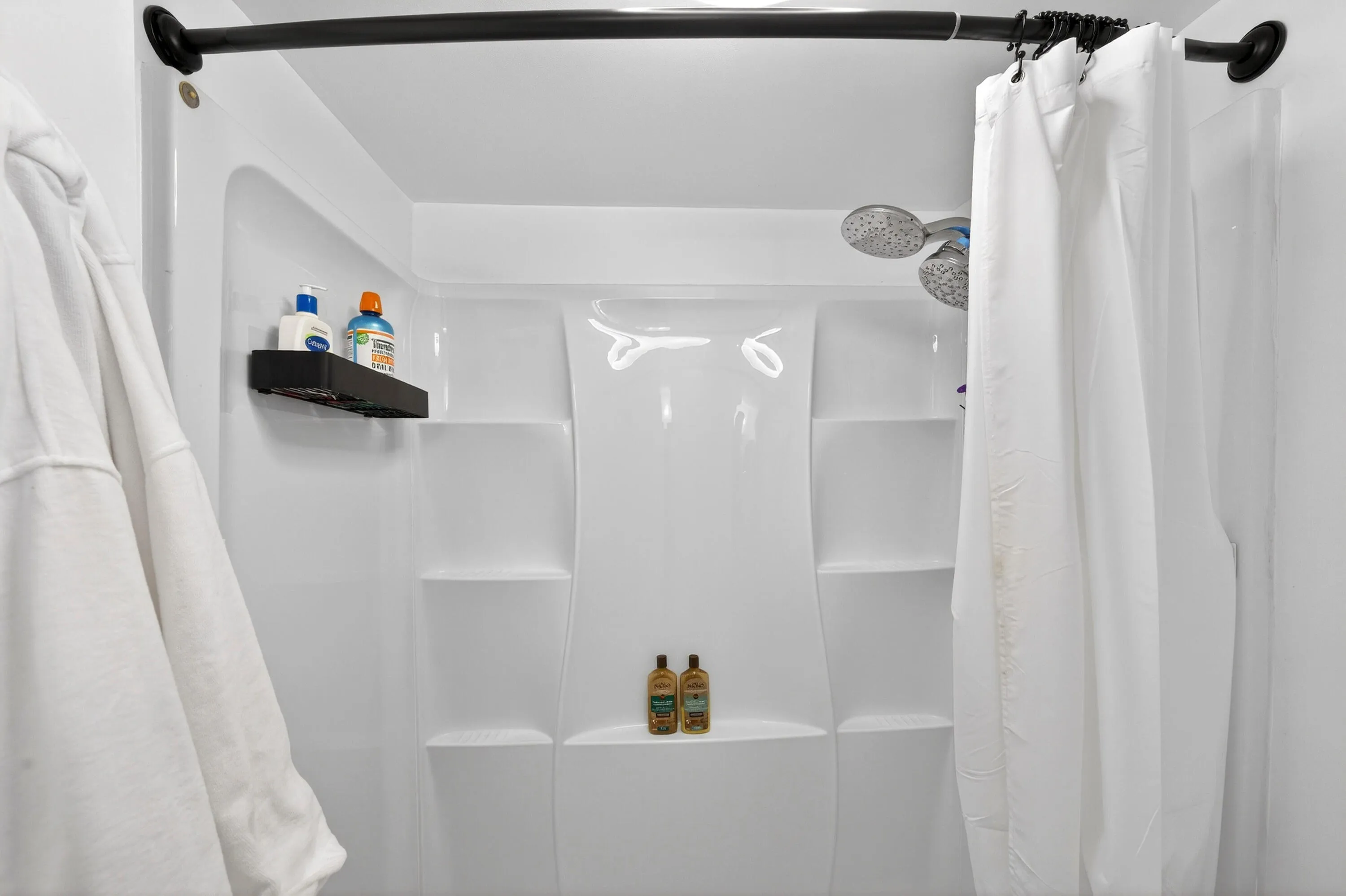 Primary Bath-015-012-4000x2664