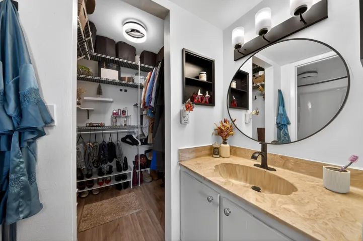 Primary Bath-014-016-4000x2662