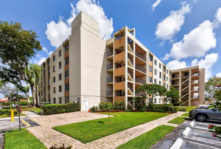 Front Exterior-002-005-4000x2705