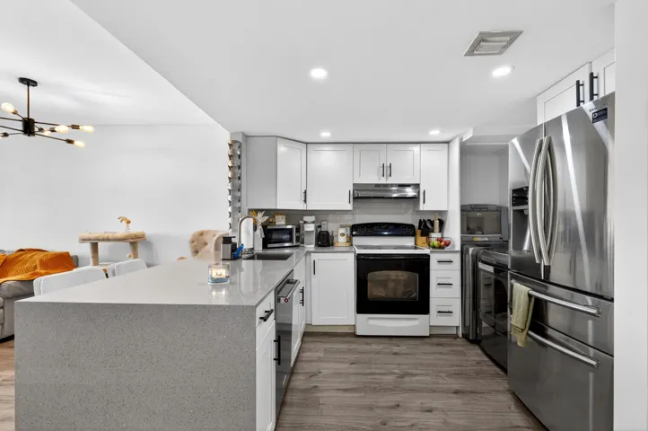 Kitchen-005-015-4000x2658