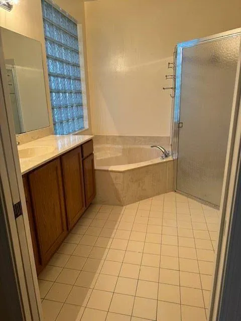 MAIN BATH WITH SEPERATE SHOWER