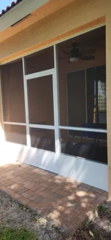 COVERED SCREENED IN PATIO (NEW SCREEN)