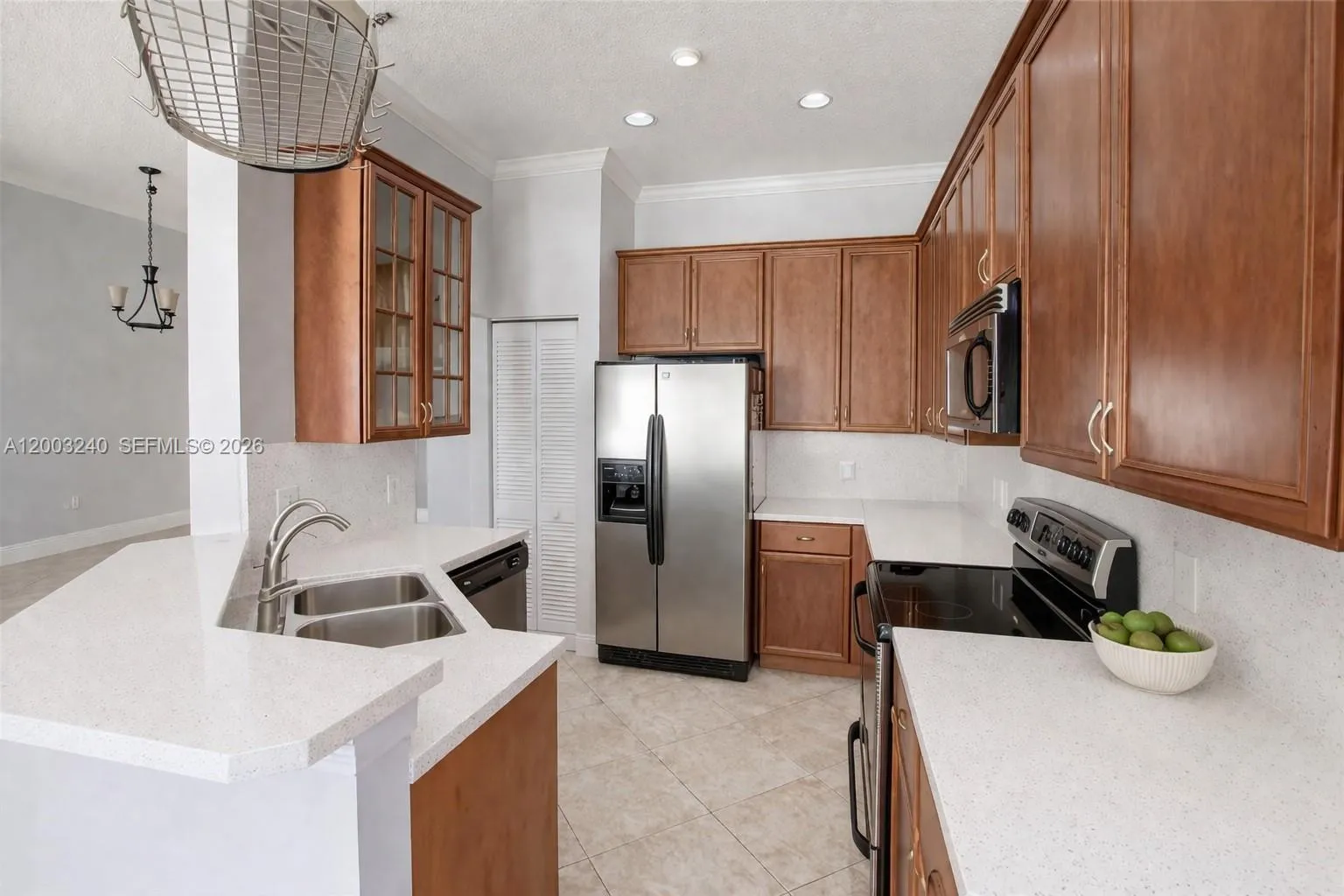 kitchen can look like this if you change the counter top to white