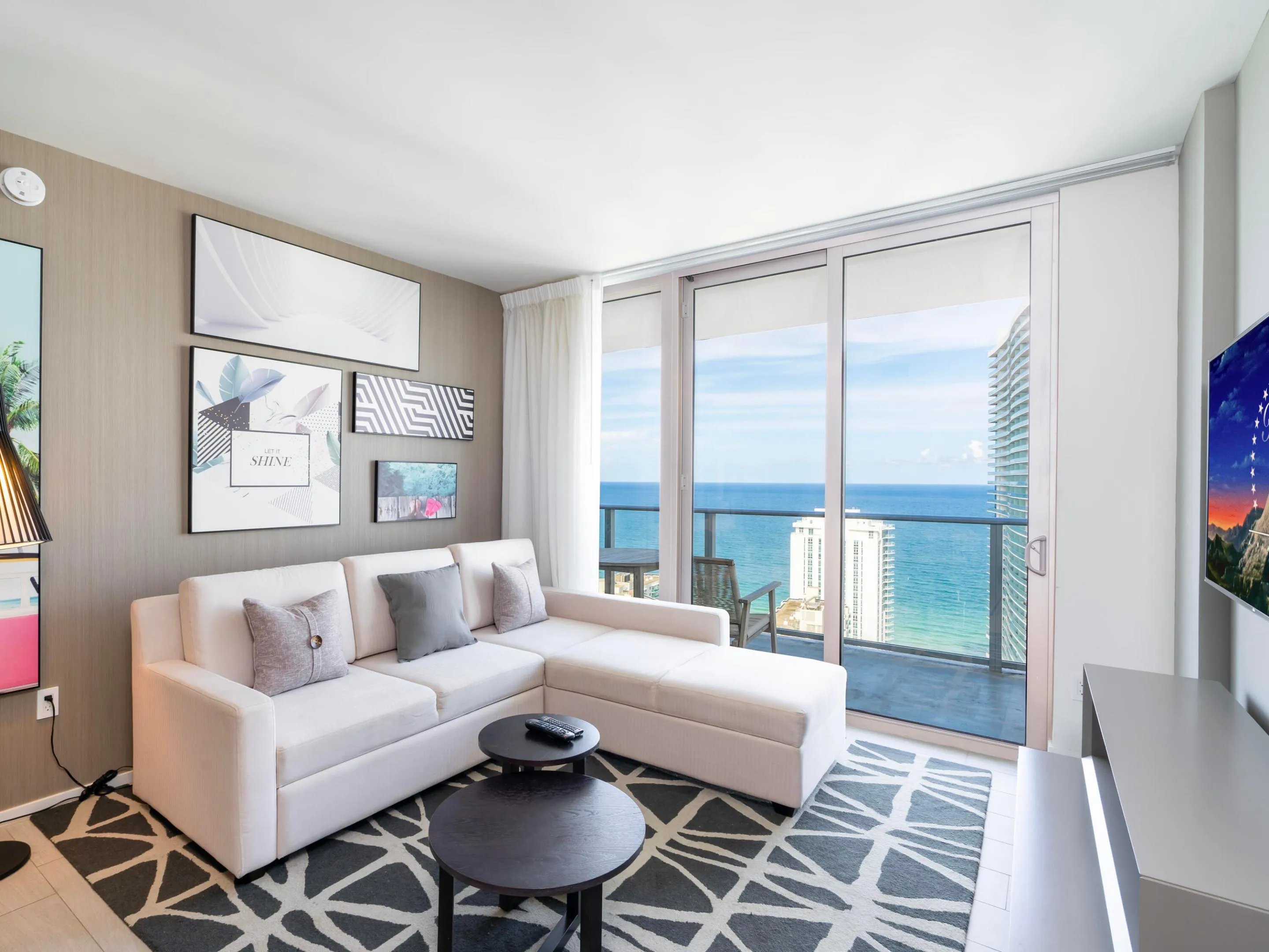 08. 4010 S Ocean Dr Interior