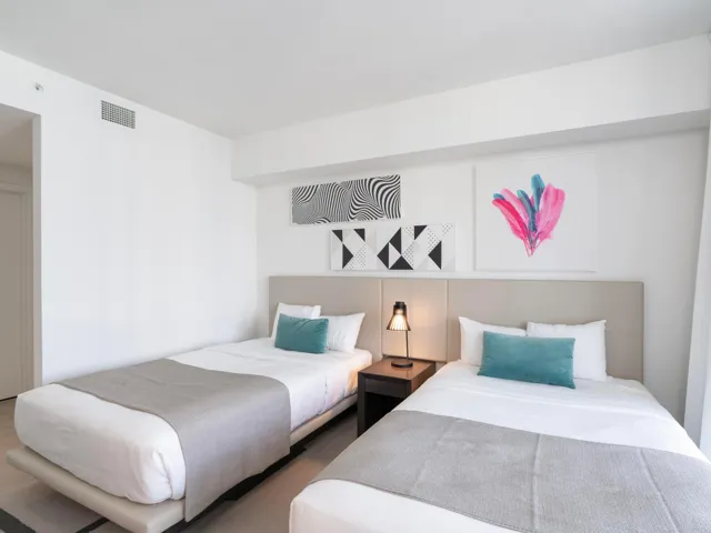 20. 4010 S Ocean Dr Interior