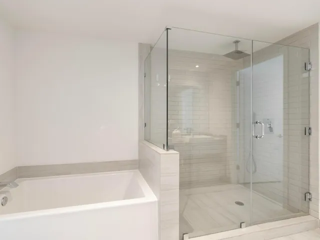 18. 4010 S Ocean Dr Interior