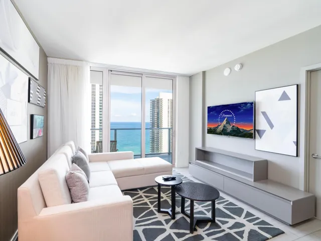 09. 4010 S Ocean Dr Interior