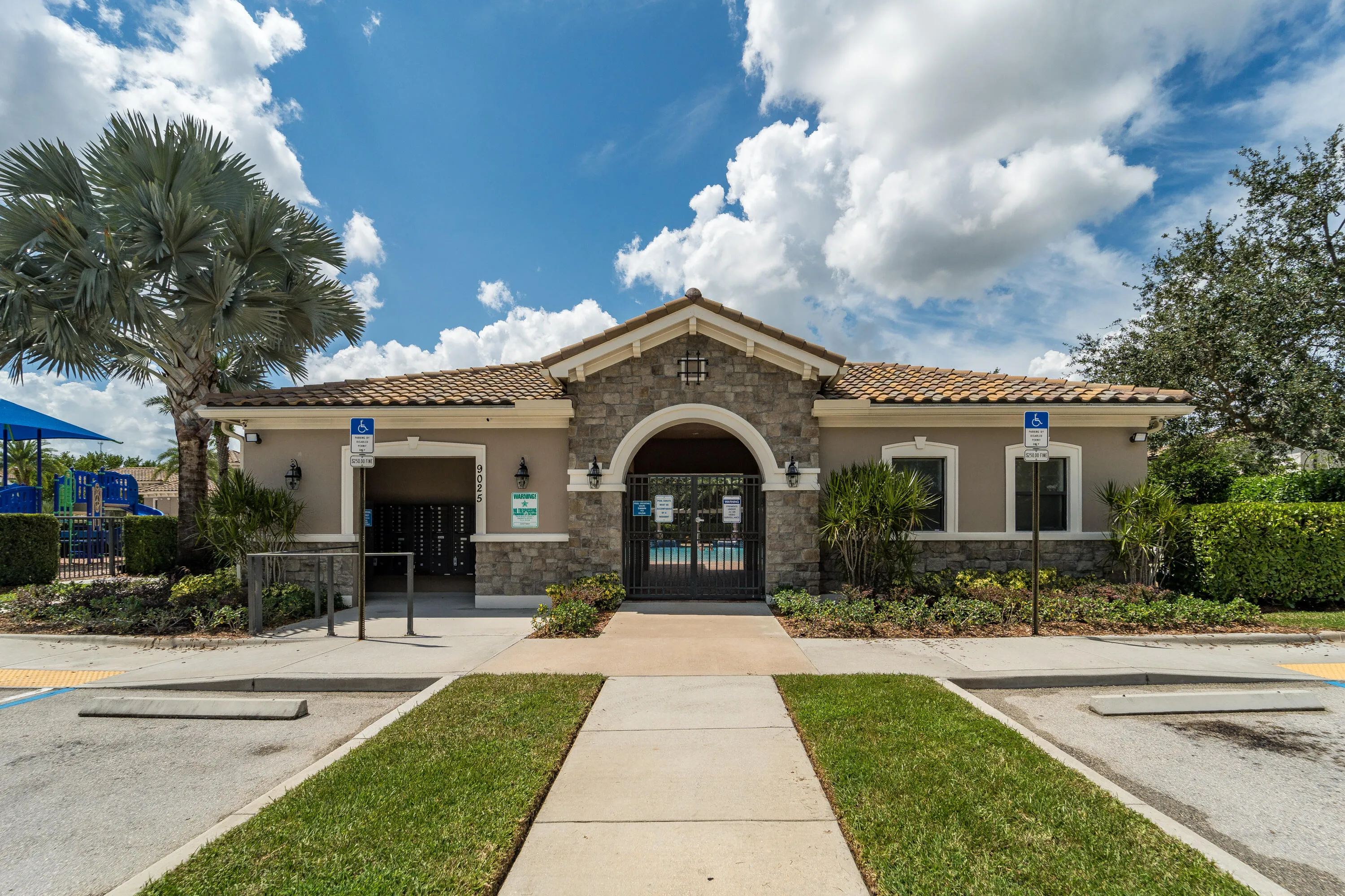 4521WillowBasinwayLW-16