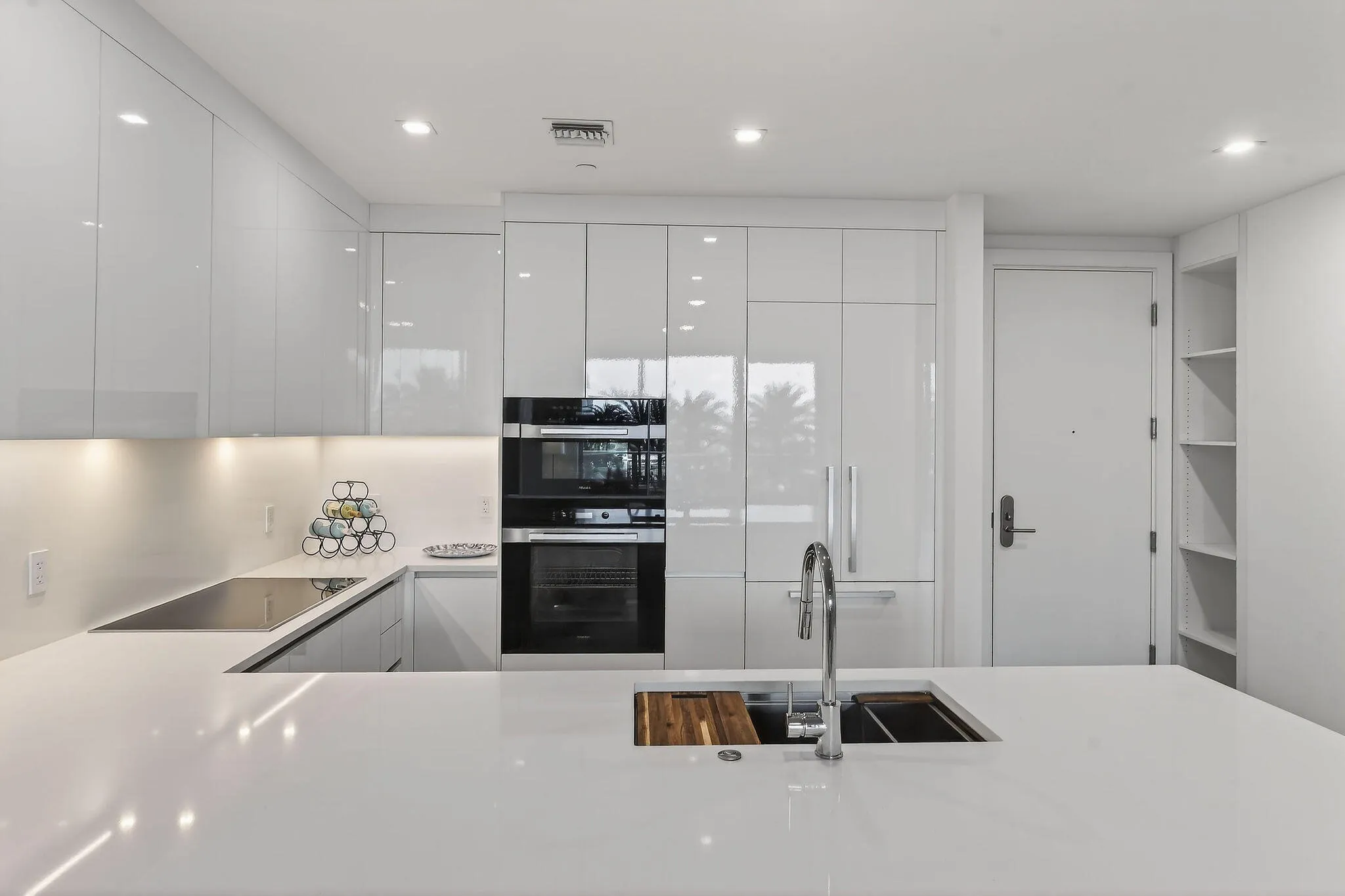 220LakeShoreDr#715(8)