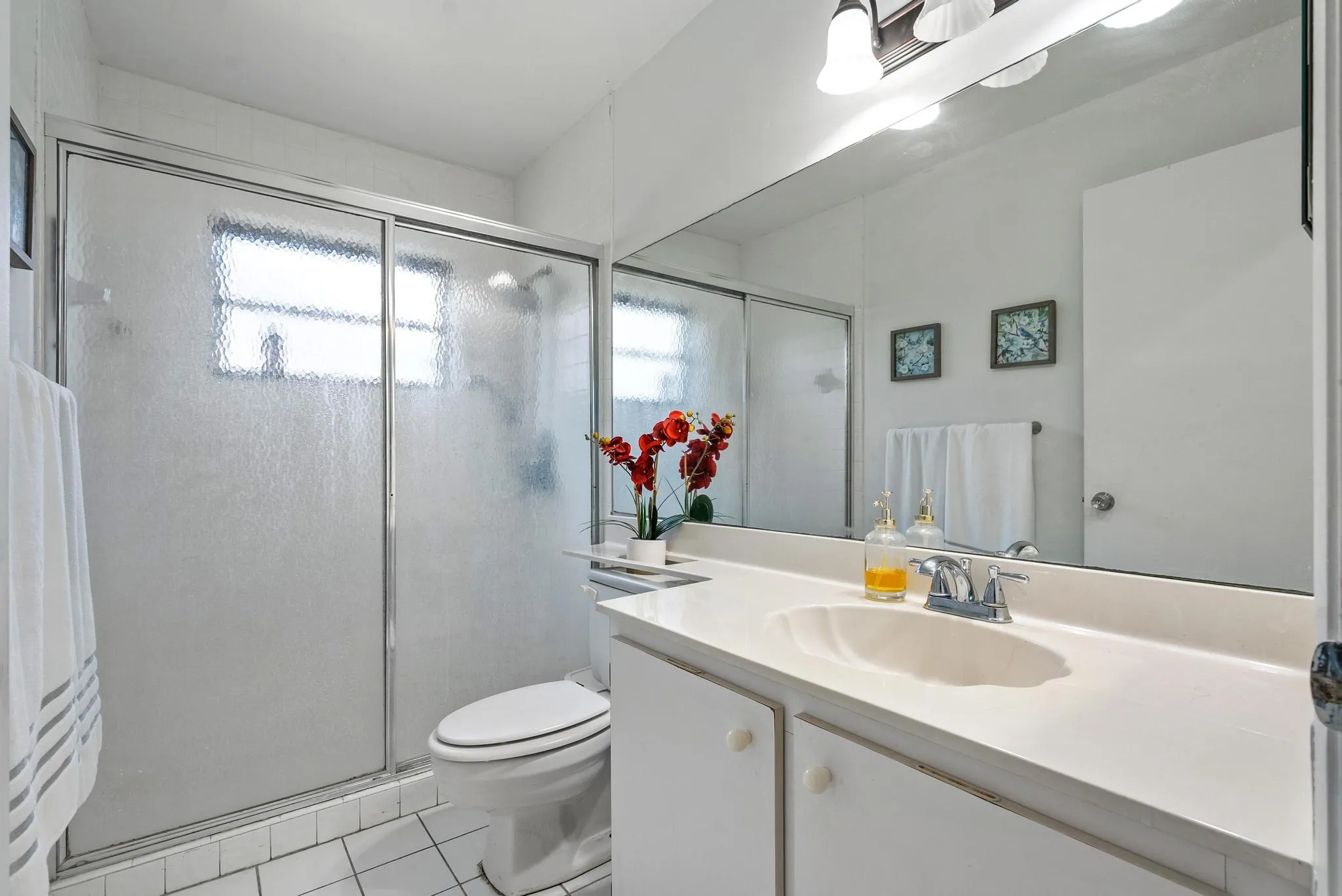 2nd Bathroom