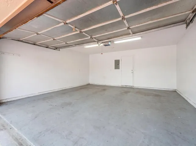 2-Car Garage