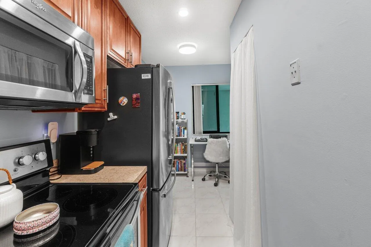 008-5884MorningstarCircle-205-DelrayBeac