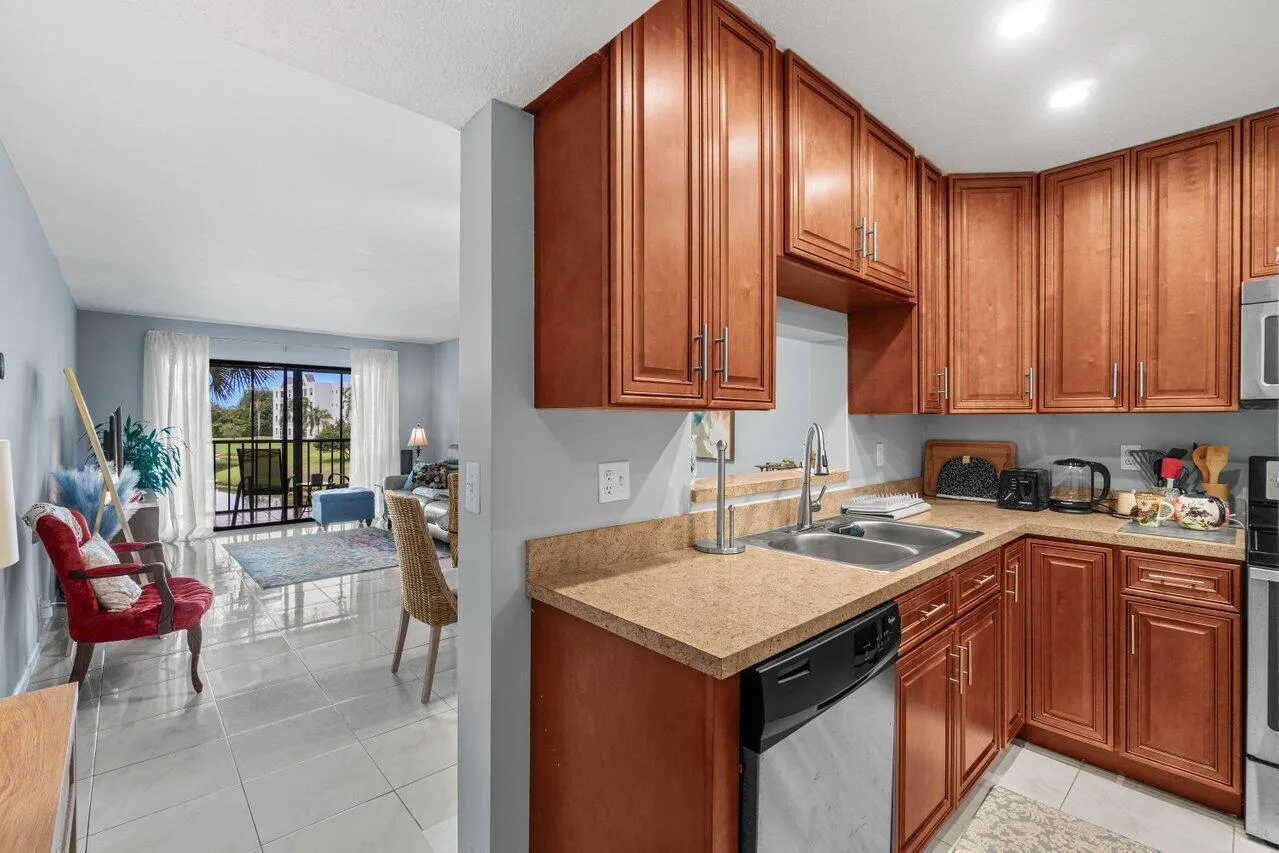 005-5884MorningstarCircle-205-DelrayBeac