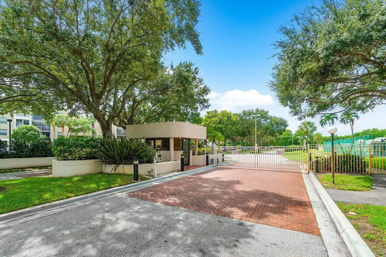 032-5884MorningstarCircle-205-DelrayBeac
