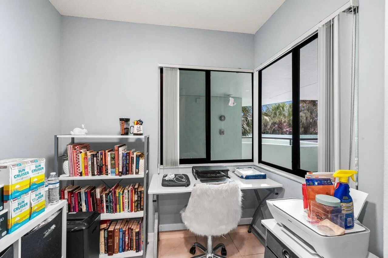009-5884MorningstarCircle-205-DelrayBeac