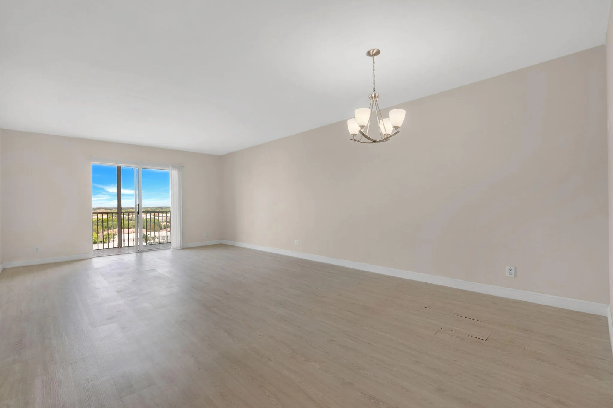 Dining / Living Room