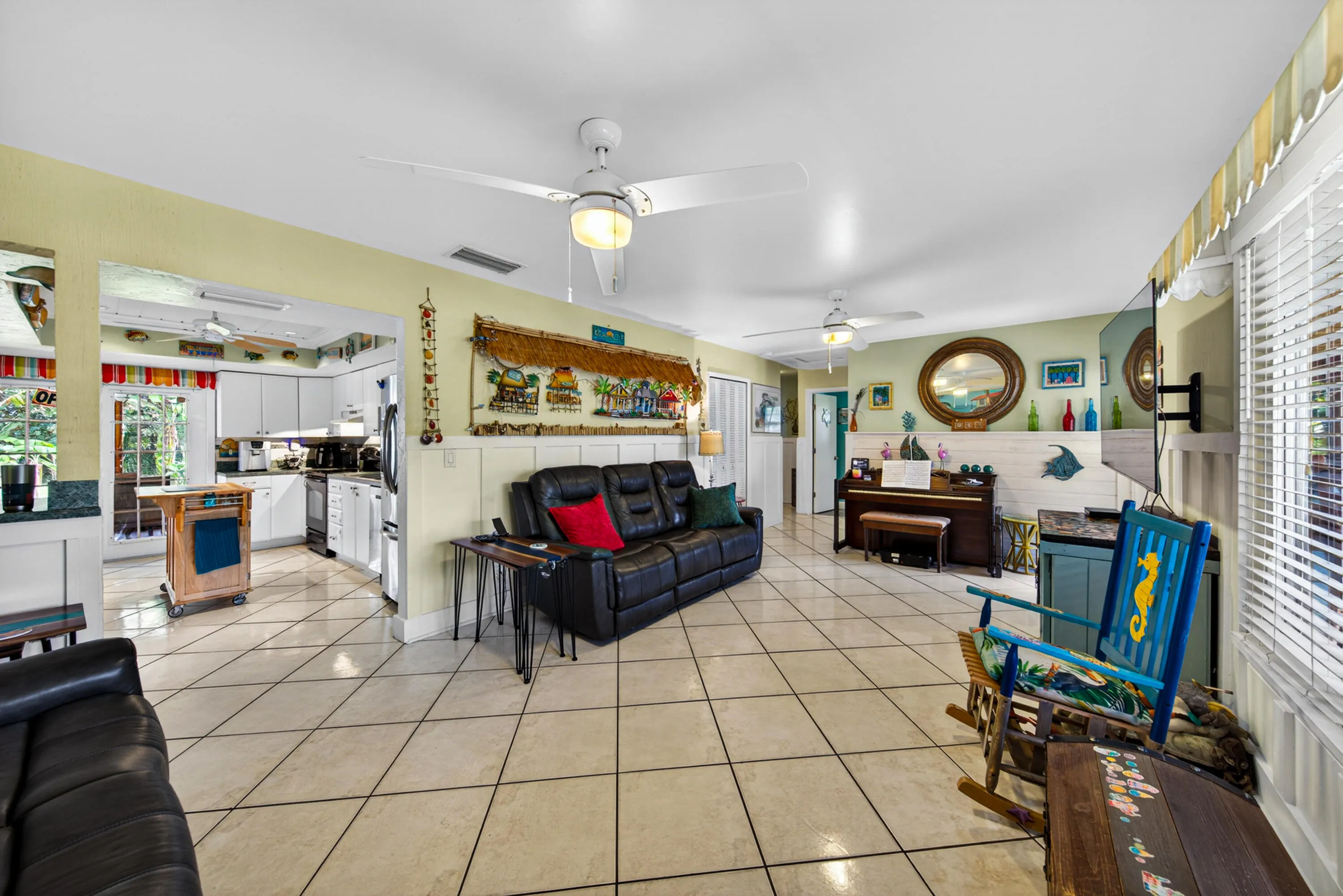 Living Room - 4