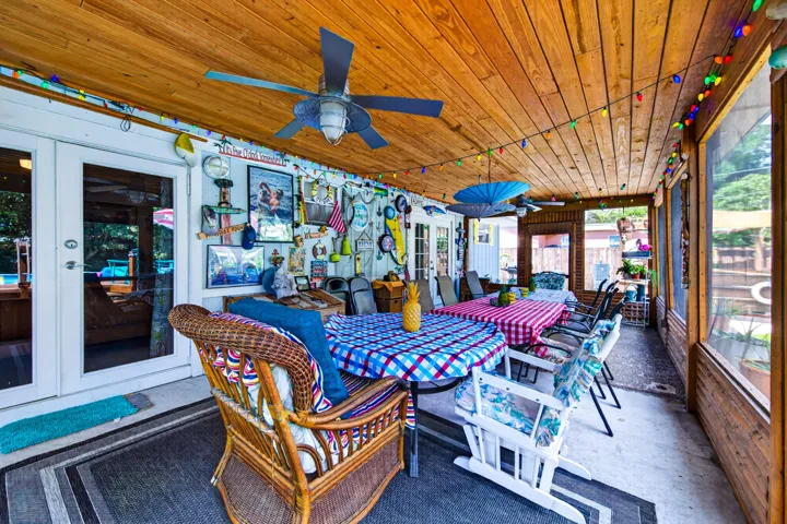 Screened In Porch - 4