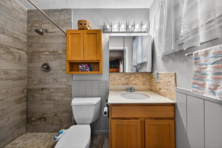 Master Bathroom - 1